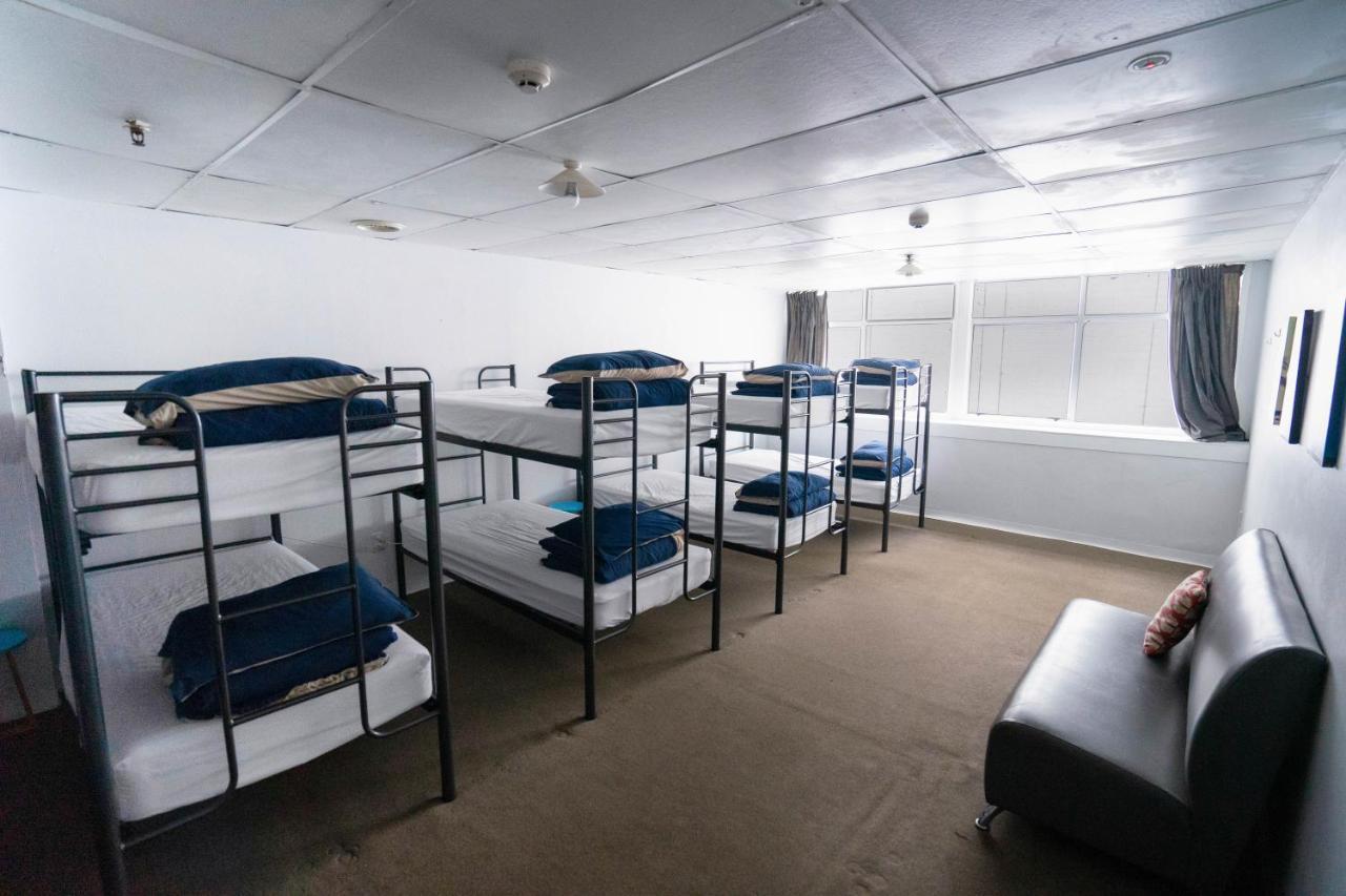 Attic Backpackers Hostel Оукланд Екстериор снимка