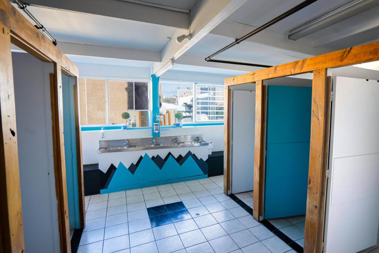 Attic Backpackers Hostel Оукланд Екстериор снимка